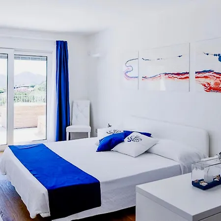 Vakantiehuis Stunning View, Modernist Private Pool *