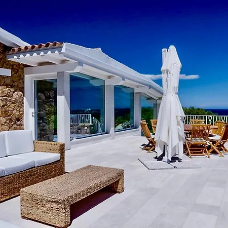 Stunning View, Modernist Private Pool Vakantiehuis Porto Rotondo